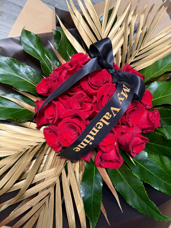 Be My Valentine Luxury Red Rose Handtied