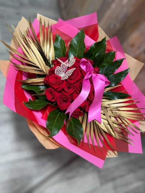 Candy Girl Red Roses Handtied In Water