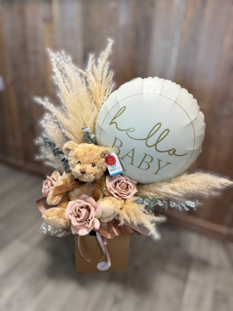 Pampas Dreams Newborn Gift Set